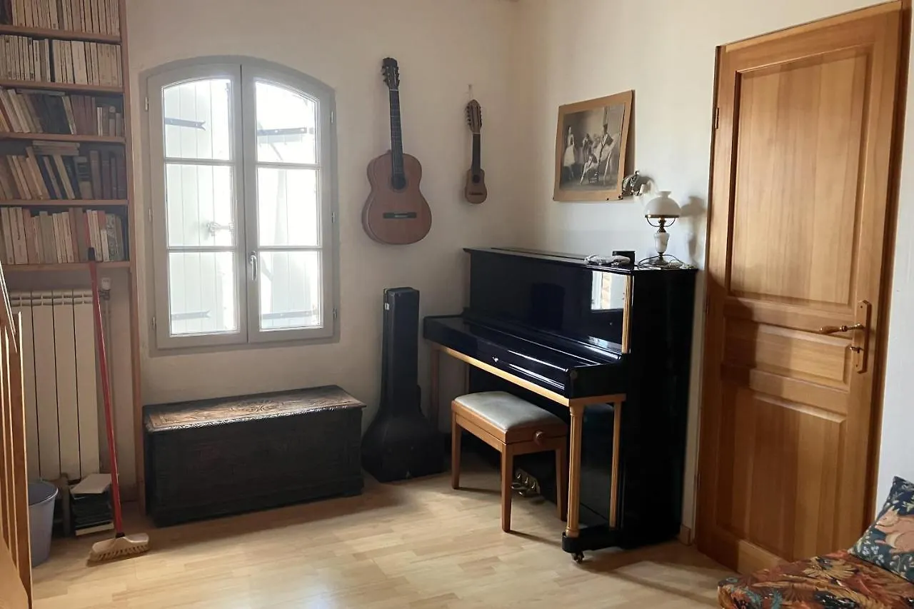 Superb 90M With Wifi Located In Avignon! Lägenhet